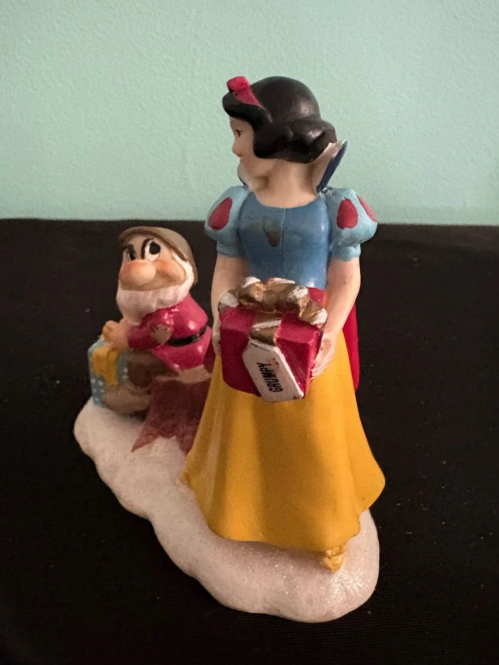 2004 Disney Snow White Seven Dwarfs Christmas Village House Cottage Light-Up